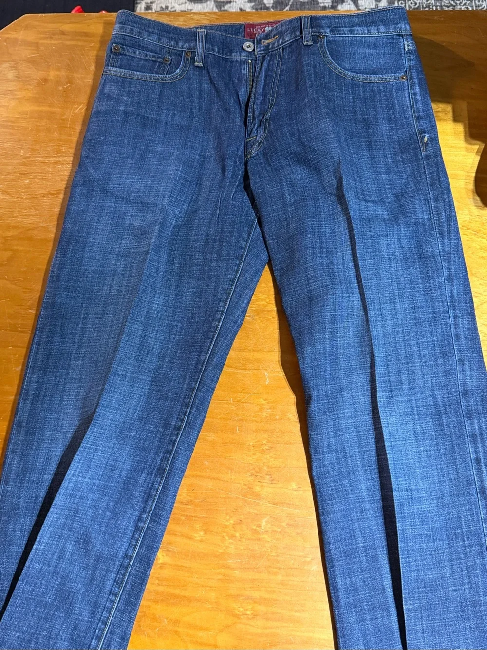 Lucky Brand Men's Vintage Straight Jeans in Dark Blue with Red Trim 32X32